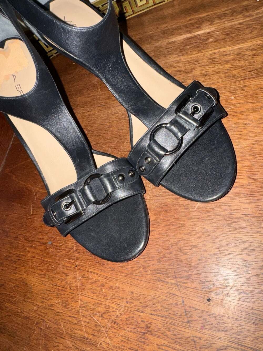 Via Spiga Black Leather T-Strap Heeled Sandals with Buckle Detail - Picture 3 of 11